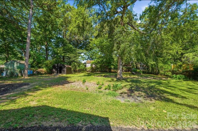 9828 Starwood Drive, Charlotte, NC 28215