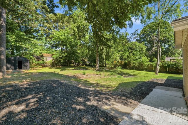 9828 Starwood Drive, Charlotte, NC 28215