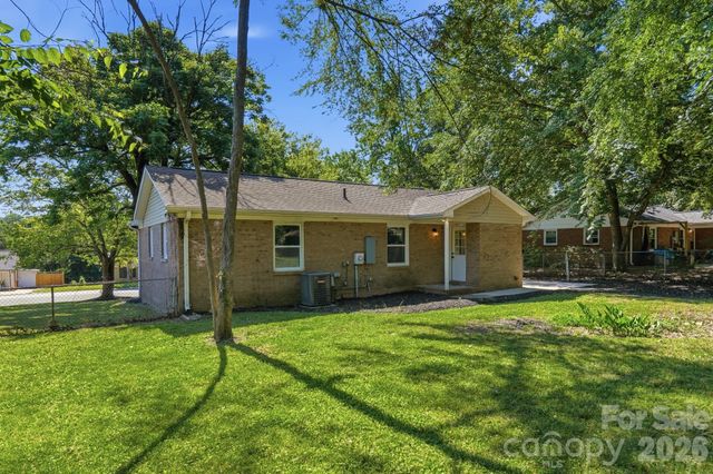 9828 Starwood Drive, Charlotte, NC 28215