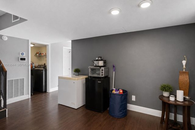 2824 NW 80th Ave, Sunrise, FL 33322