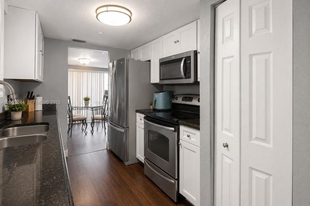 2824 NW 80th Ave, Sunrise, FL 33322