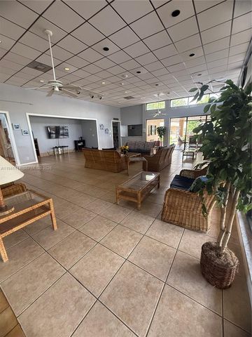 2371 SW 15th St 101, Deerfield Beach, FL 33442