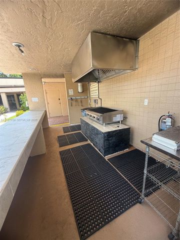 2371 SW 15th St 101, Deerfield Beach, FL 33442