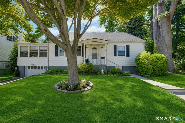 38 Carlisle Place, Stamford, CT 06902