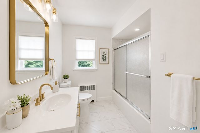 38 Carlisle Place, Stamford, CT 06902