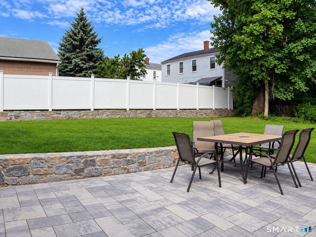 38 Carlisle Place, Stamford, CT 06902