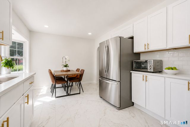 38 Carlisle Place, Stamford, CT 06902