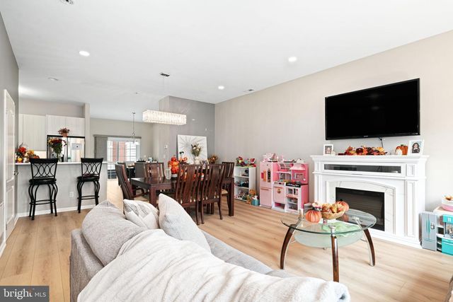 3202 PIETRO WAY, Philadelphia, PA 19145