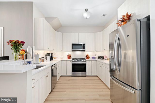 3202 PIETRO WAY, Philadelphia, PA 19145