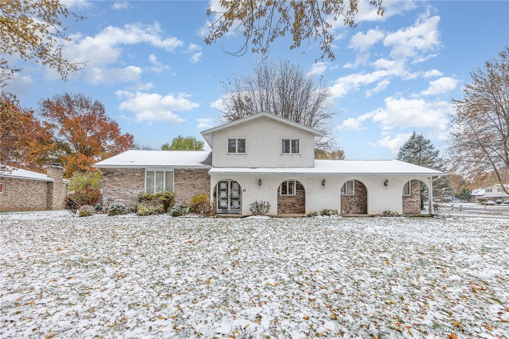 28 Venice Circle, Irondequoit, NY 14609