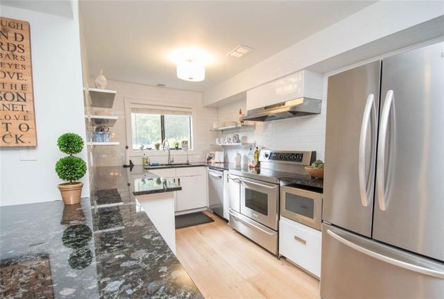 8 Northlake Circle, Peachtree City, GA 30269