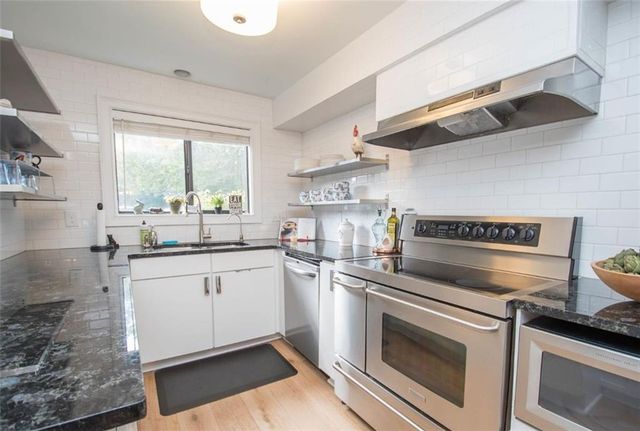 8 Northlake Circle, Peachtree City, GA 30269