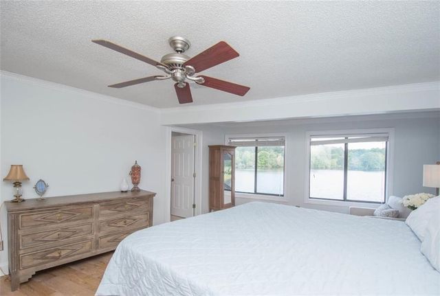 8 Northlake Circle, Peachtree City, GA 30269