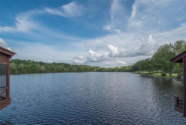 8 Northlake Circle, Peachtree City, GA 30269