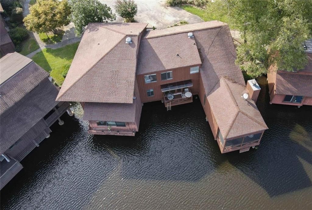 8 Northlake Circle, Peachtree City, GA 30269