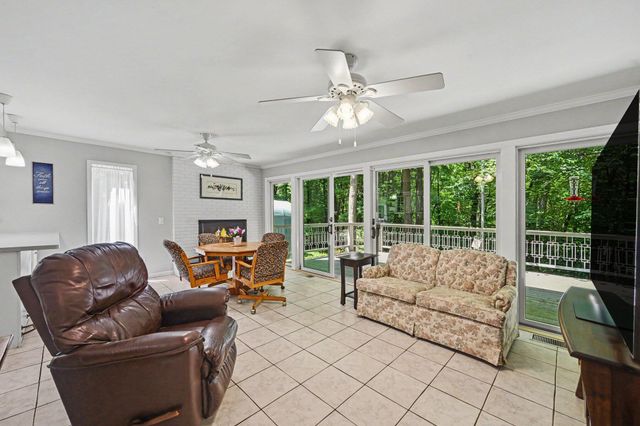 8656 W R Avenue, Texas Twp, MI 49009