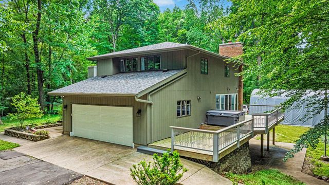 8656 W R Avenue, Texas Twp, MI 49009