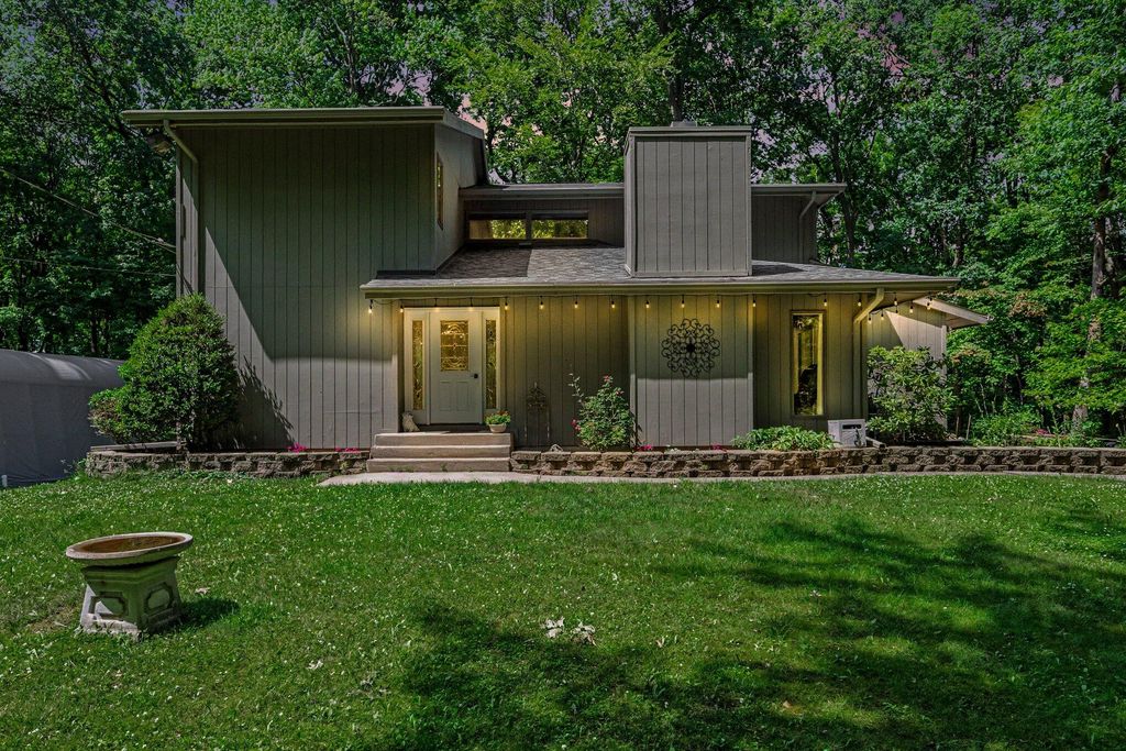 8656 W R Avenue, Texas Twp, MI 49009
