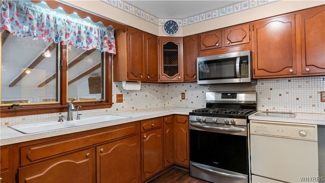 16 North End Avenue, Tonawanda, NY 14217