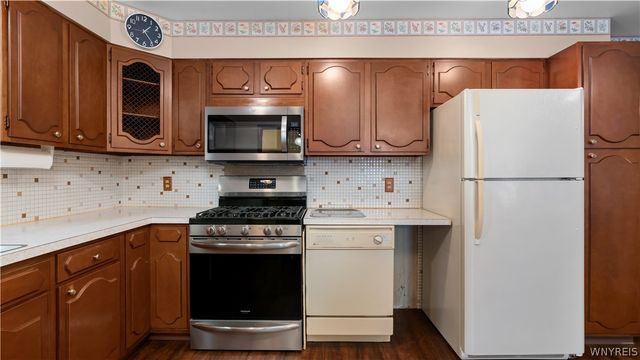 16 North End Avenue, Tonawanda, NY 14217