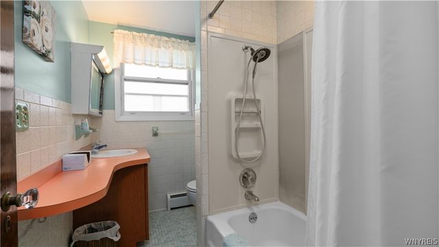 16 North End Avenue, Tonawanda, NY 14217