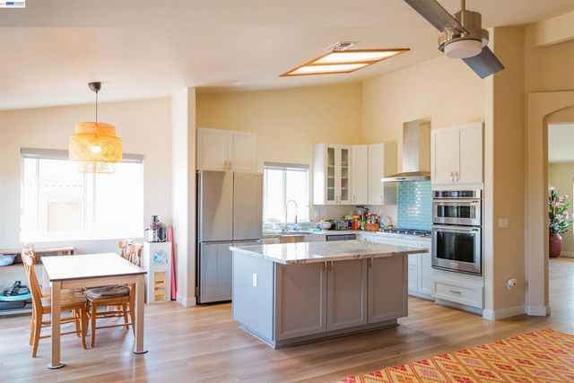 5408 La Salle Way, Vallejo, CA 94591