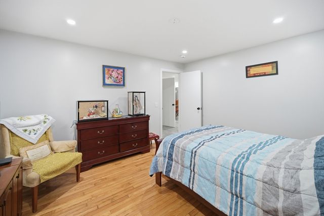 2 Glen Forest Ln, Methuen, MA 01844