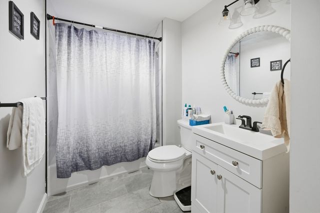 2 Glen Forest Ln, Methuen, MA 01844