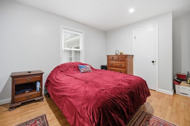 2 Glen Forest Ln, Methuen, MA 01844