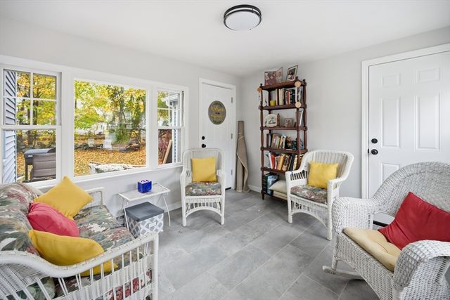 2 Glen Forest Ln, Methuen, MA 01844