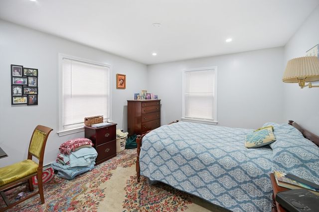 2 Glen Forest Ln, Methuen, MA 01844