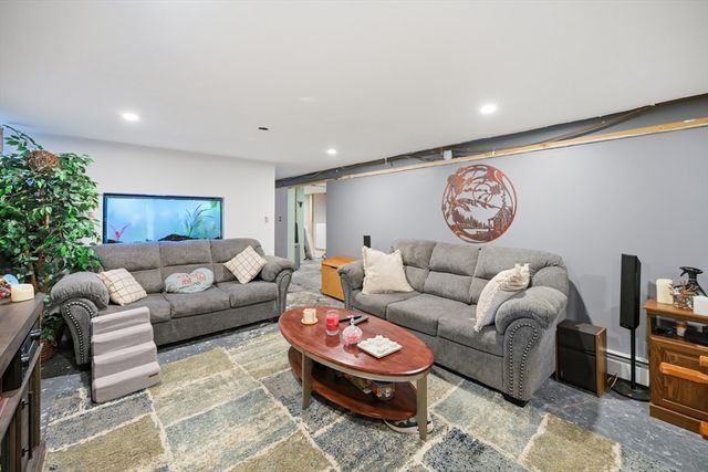 2 Glen Forest Ln, Methuen, MA 01844