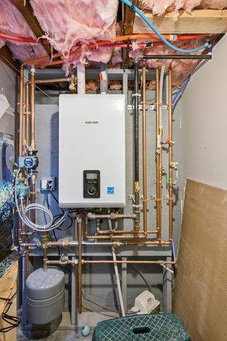 2 Glen Forest Ln, Methuen, MA 01844