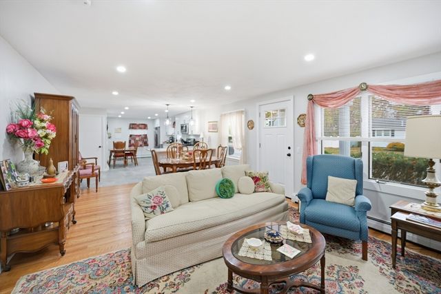 2 Glen Forest Ln, Methuen, MA 01844