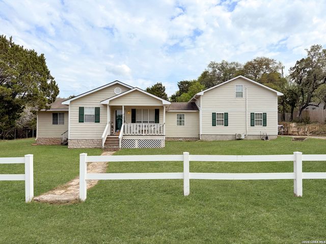 462 Flatrock, Canyon Lake, TX 78133