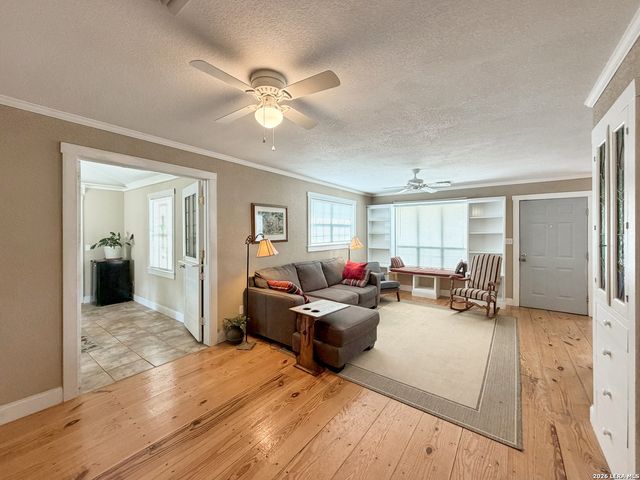 462 Flatrock, Canyon Lake, TX 78133