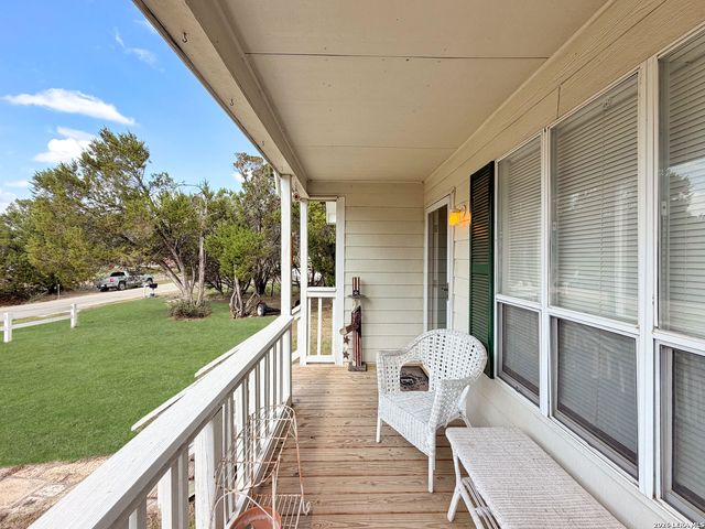 462 Flatrock, Canyon Lake, TX 78133