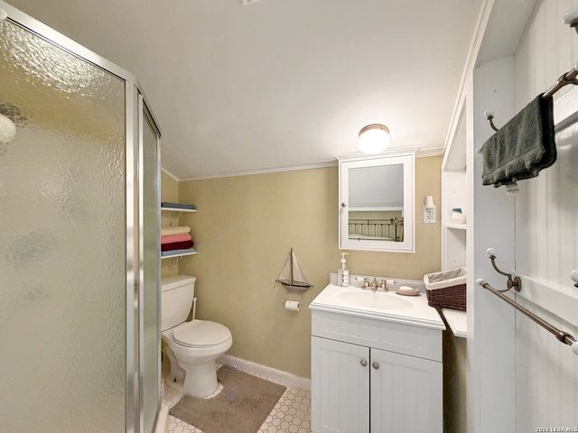 462 Flatrock, Canyon Lake, TX 78133