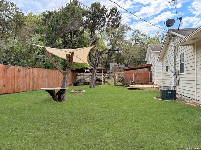 462 Flatrock, Canyon Lake, TX 78133