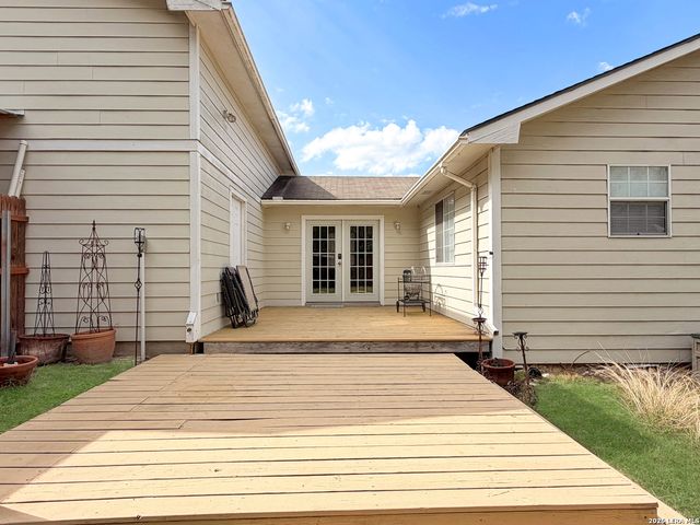 462 Flatrock, Canyon Lake, TX 78133