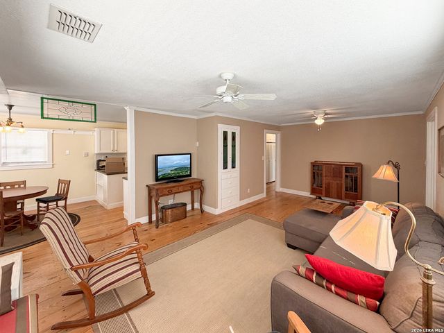 462 Flatrock, Canyon Lake, TX 78133