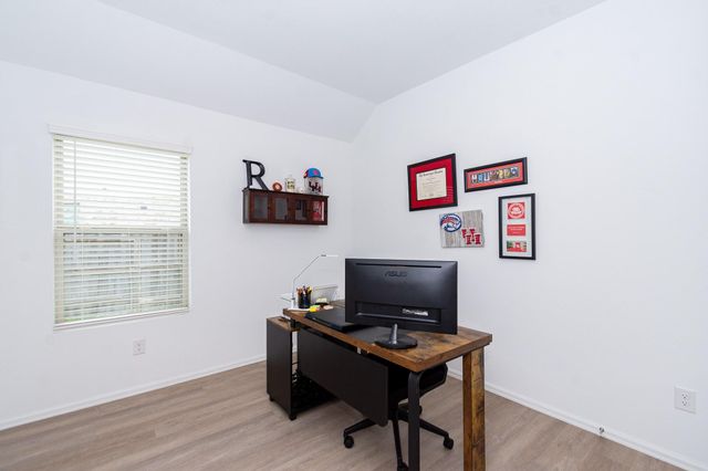 9919 Summer Peony Court, Baytown, TX 77521