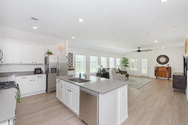 9919 Summer Peony Court, Baytown, TX 77521