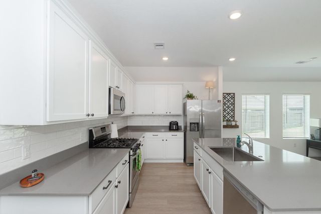 9919 Summer Peony Court, Baytown, TX 77521