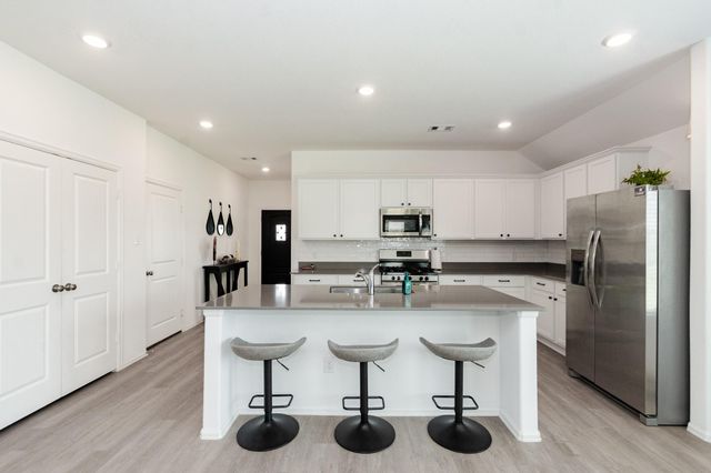 9919 Summer Peony Court, Baytown, TX 77521