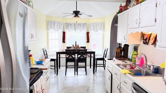 9635 N Geneva Loop, Olive Branch, MS 38654