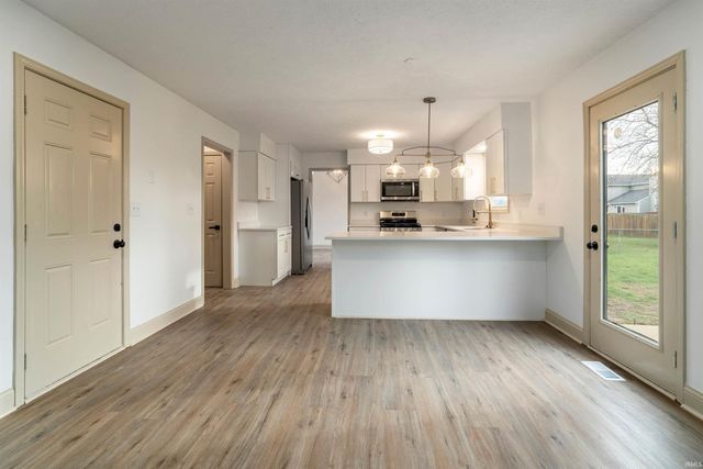 812 Woodmere Drive, Lafayette, IN 47905