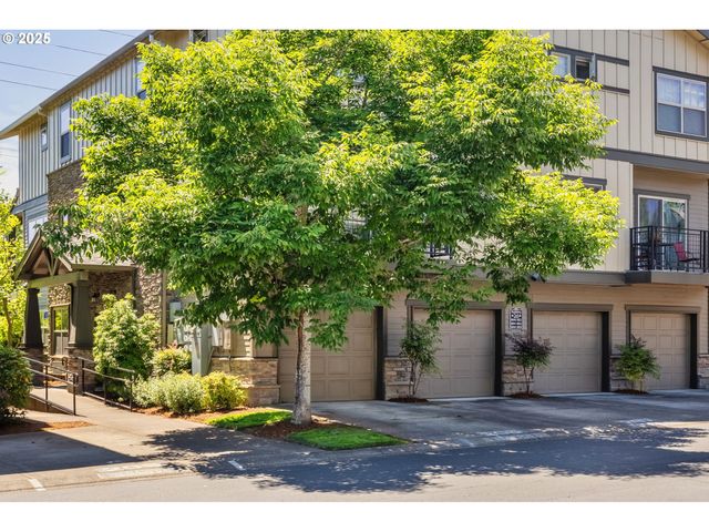 8844 Ne BRENTFORD Way, Hillsboro, OR 97006