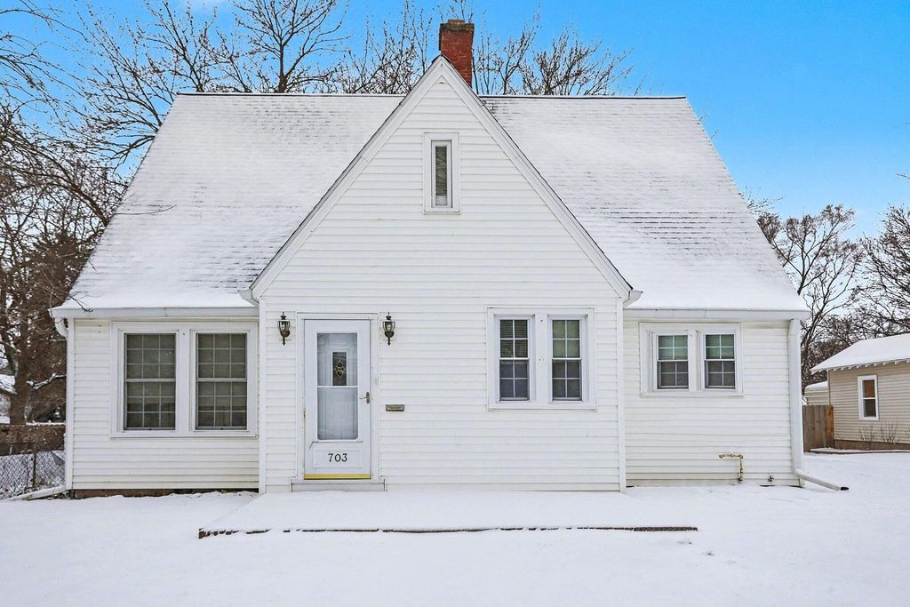 703 Wilson Avenue, Sturgis, MI 49091
