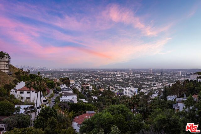 8634 Franklin Avenue, Los Angeles, CA 90069